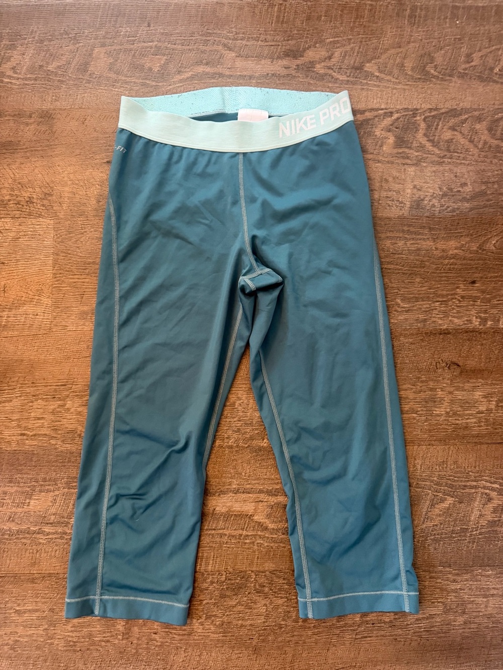 Nike Pro Women’s Performance Capri Leggings
